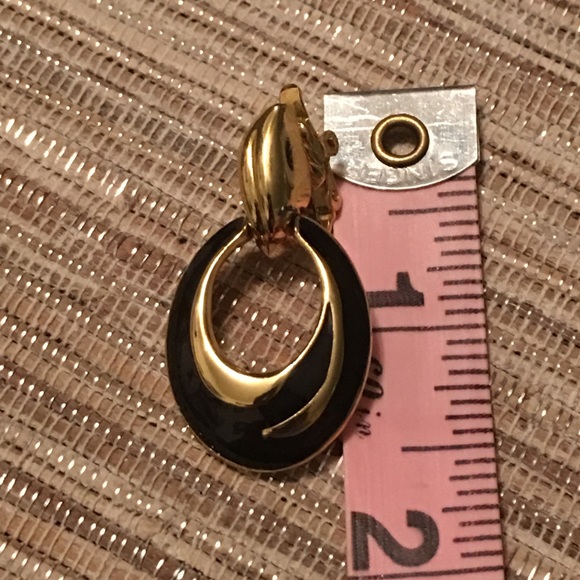 Vintage Trifari Hoop Earrings Clips Gold & Black - Picture 6 of 6